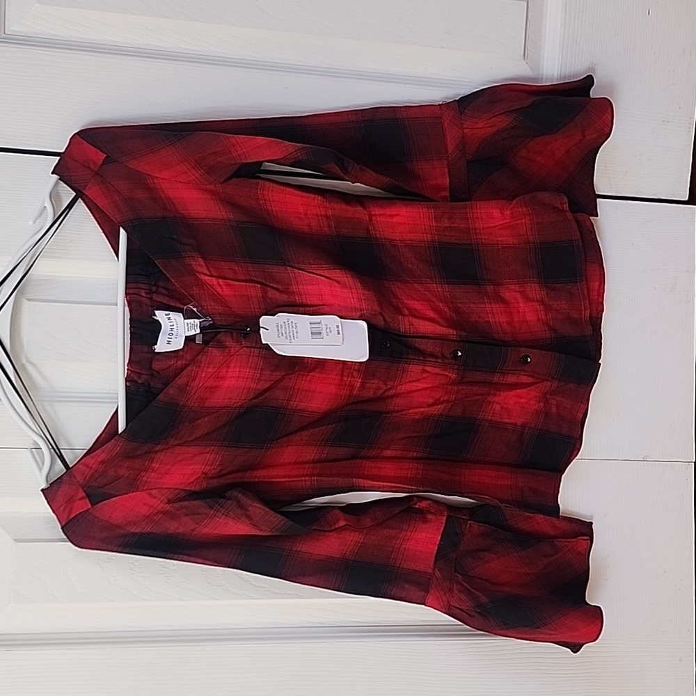 🌟New With Tags🌟 Highline Collective Button-up V-neck red tartan blouse